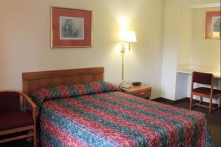Room 7 of 37