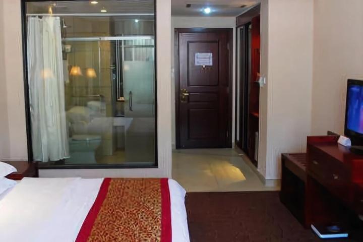 Room 3 of 8