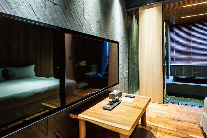 Room 14 of 47