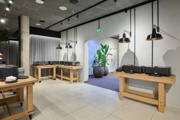 Meeting facility