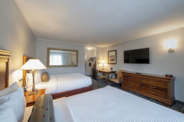Room 103 of 549