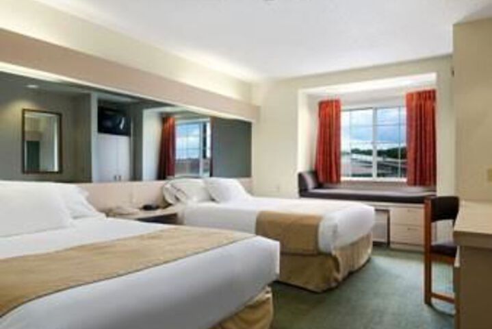 Room 8 of 12