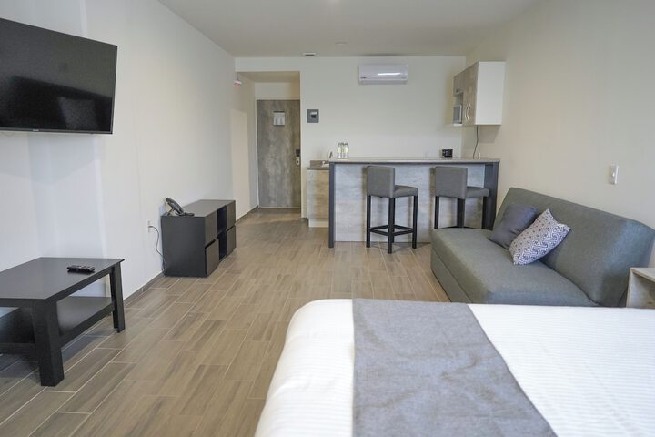Room 9 of 17