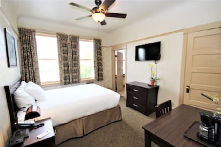 Room 34 of 153