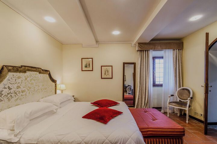 Room 35 of 185