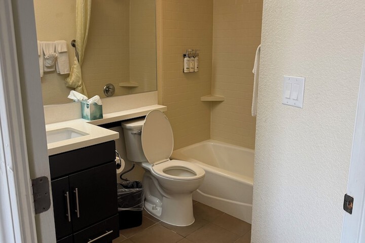 Room 11 of 22