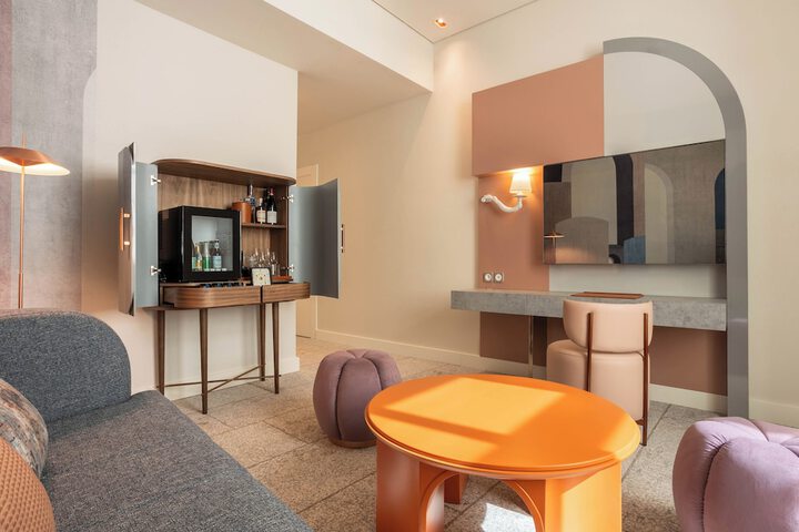 Room 40 of 109