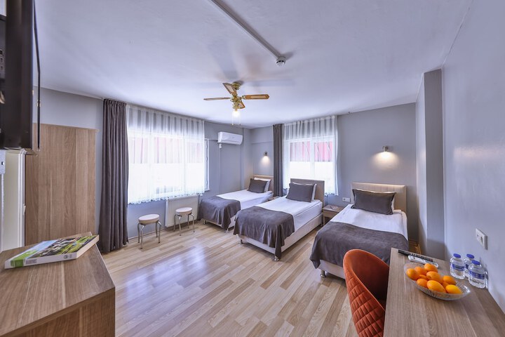 Room 44 of 125