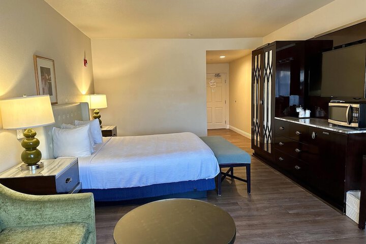 Room 34 of 80