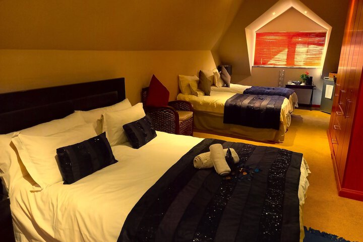 Room 9 of 28