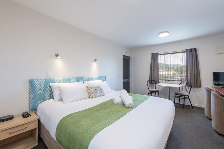 Room 27 of 51
