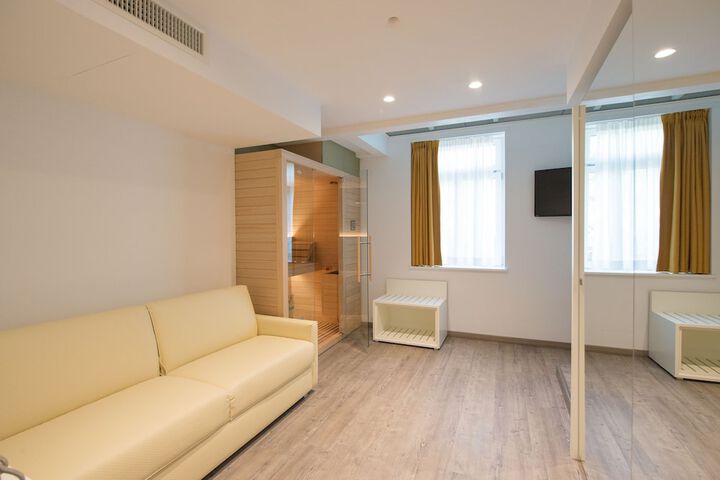 Room 42 of 112