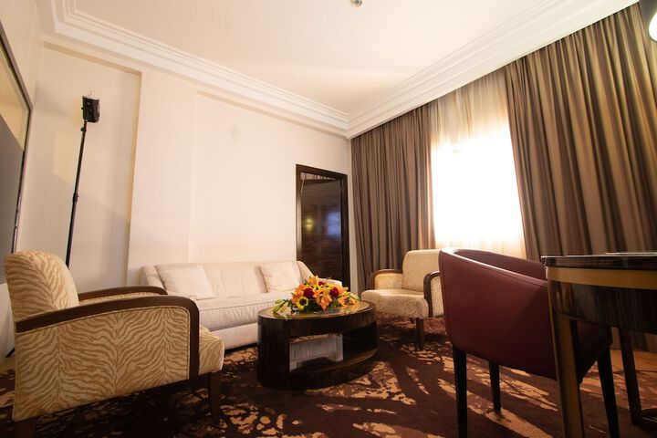 Room 28 of 50