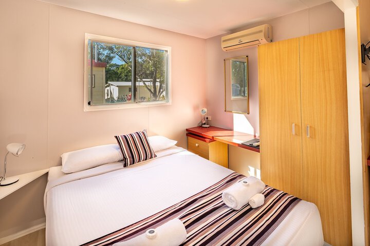 Room 3 of 148