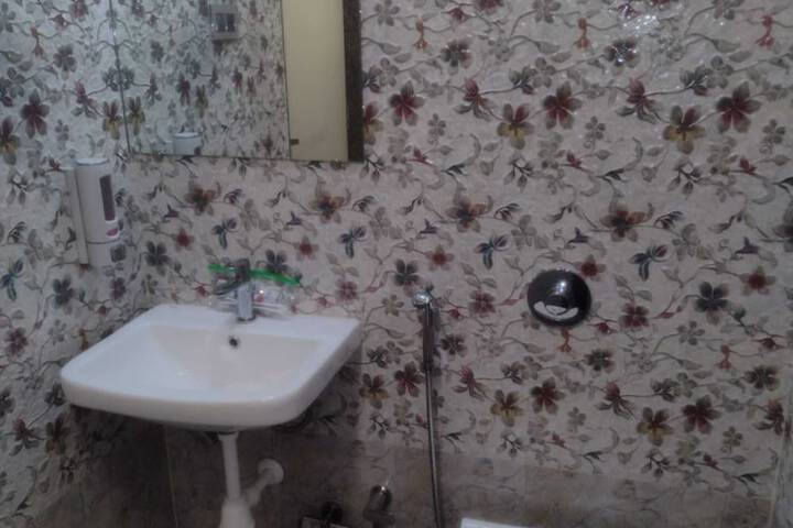 Room 15 of 29