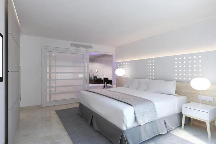 Room 2 of 7