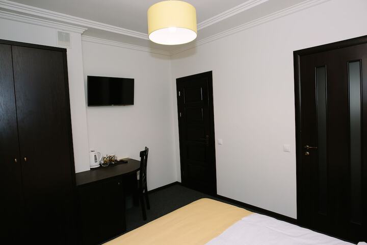Room 5 of 44