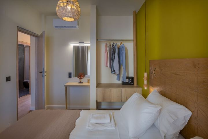Room 3 of 48