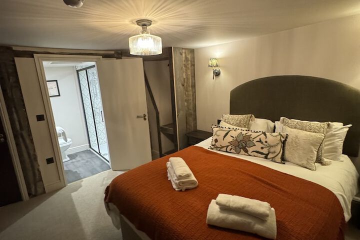 Room 3 of 17