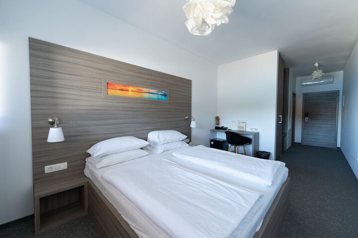 Room 25 of 79
