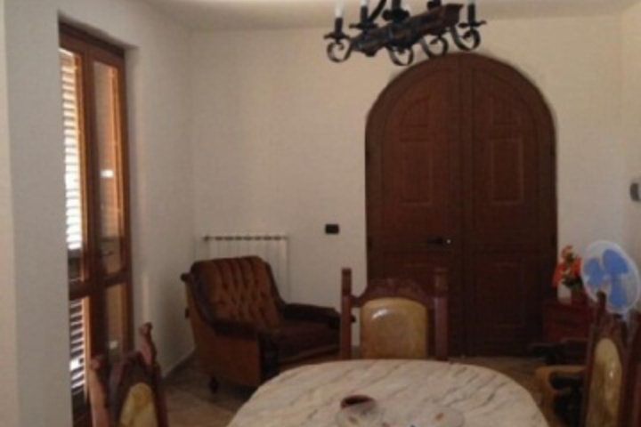 Room 72 of 108