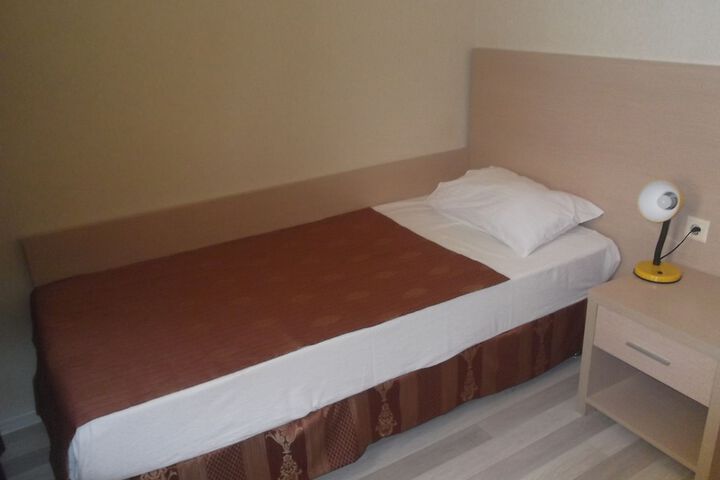 Room 3 of 66