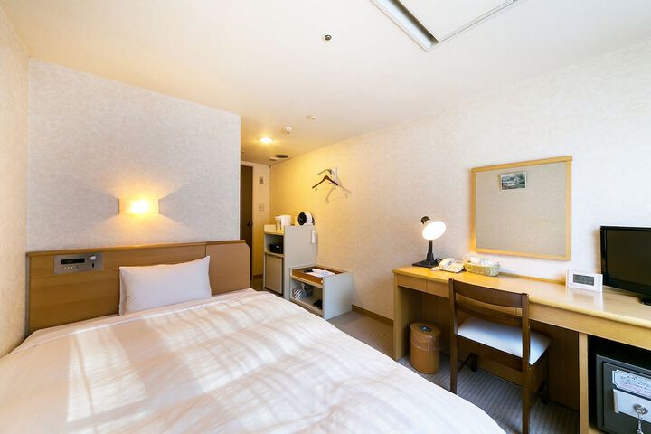Room 28 of 124