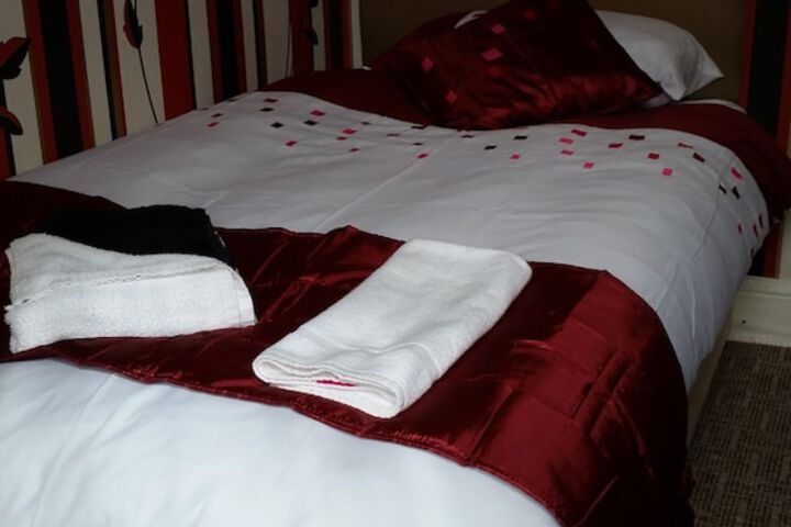 Room 3 of 25