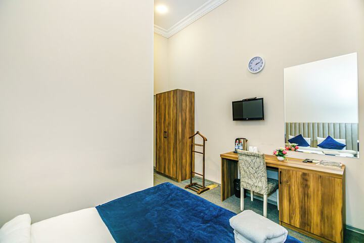 Room 16 of 79