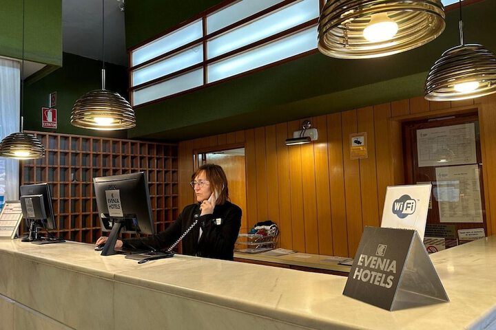 Entrance & Lobby