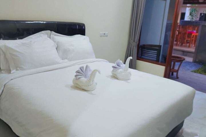 Room 4 of 25