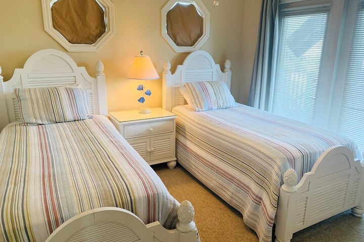 Room 5 of 36