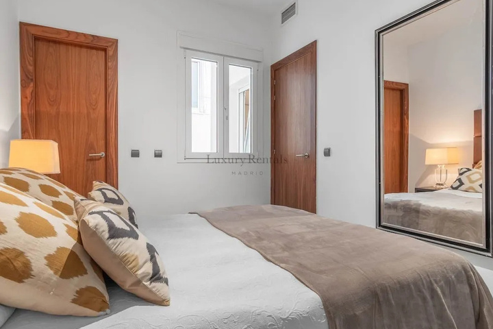 Room 4 of 10