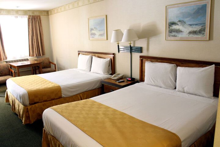 2 Queen Beds (4 of 4)