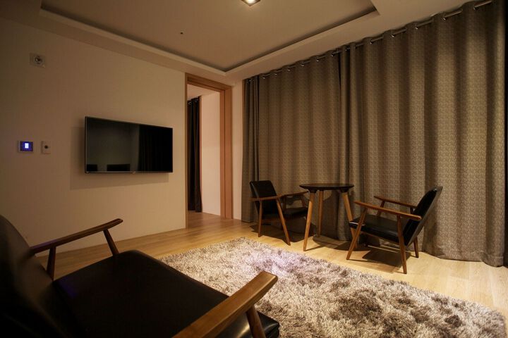 Room 38 of 176