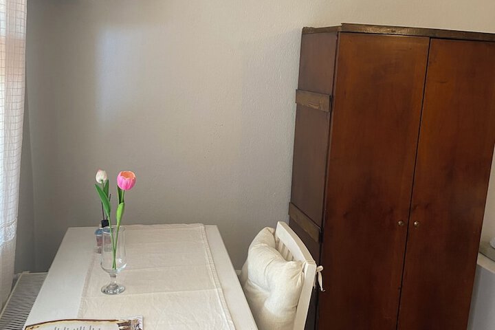 Room 8 of 113