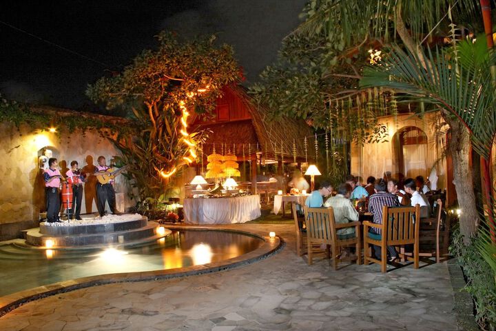 Dining Photos