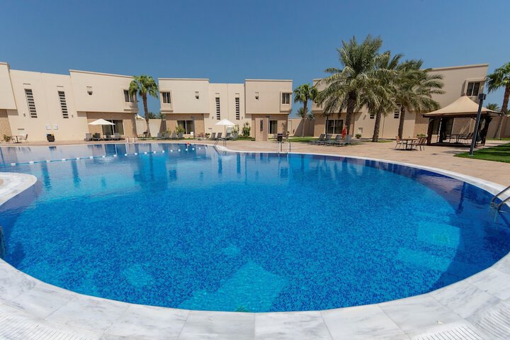 Pool 93 of 182