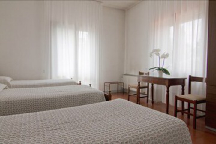 Room 17 of 20