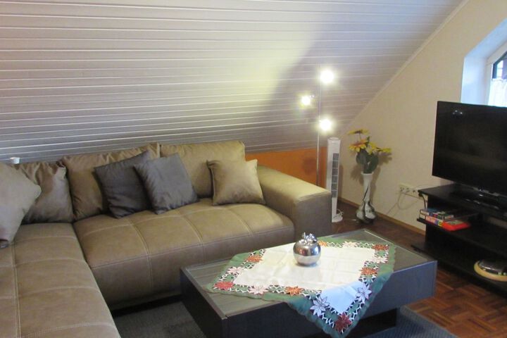 Room 11 of 21