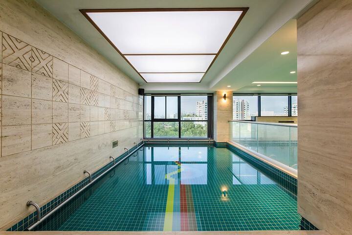 Pool 25 of 39