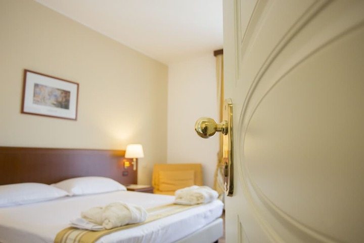Room 15 of 67