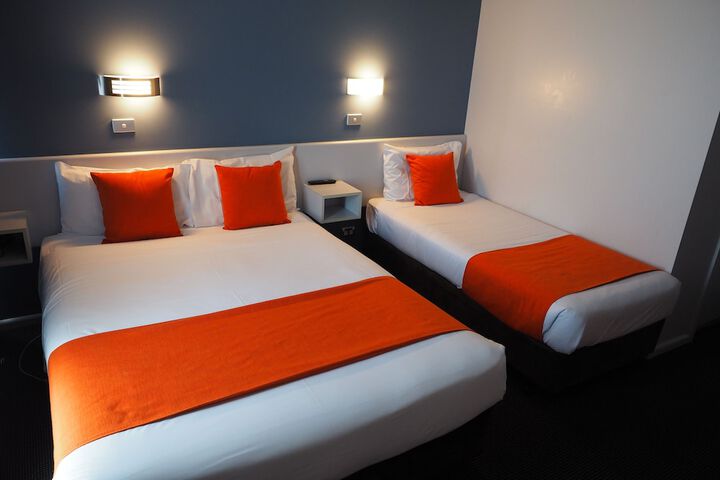 Room 43 of 84