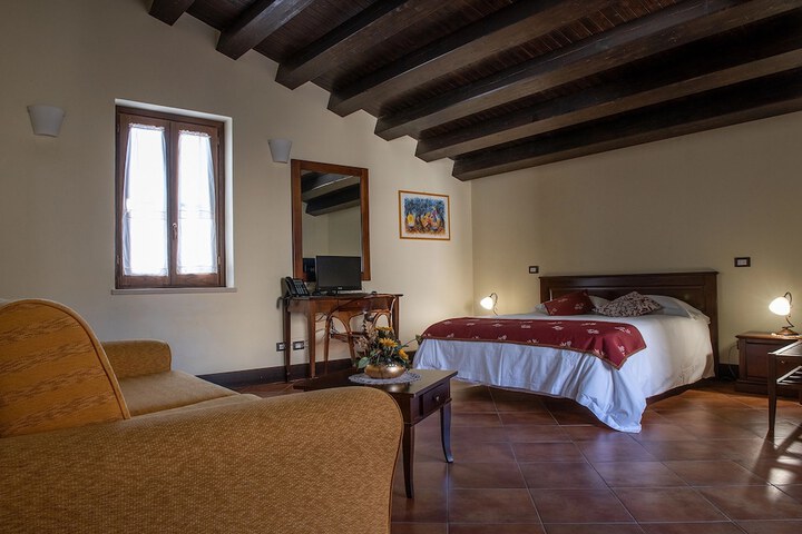 Room 13 of 34