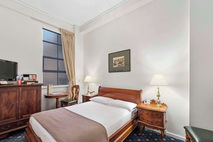 Room 28 of 79