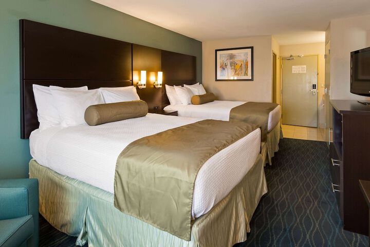 2 Queen Beds
