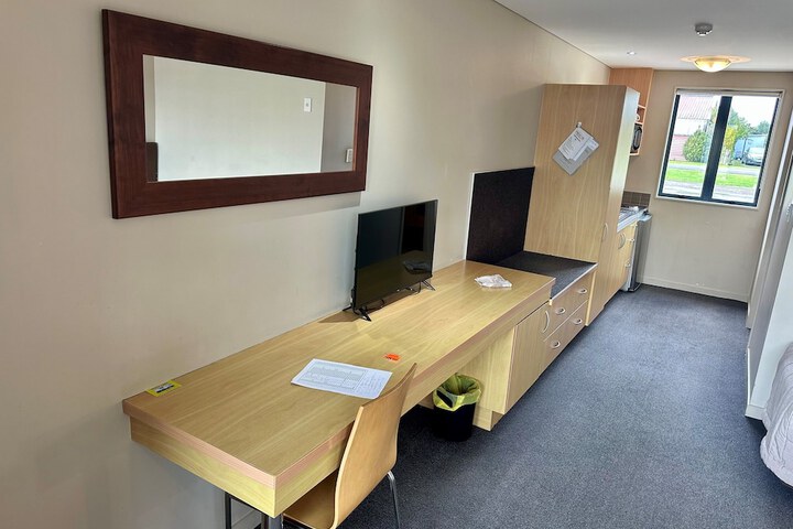 Room 10 of 20