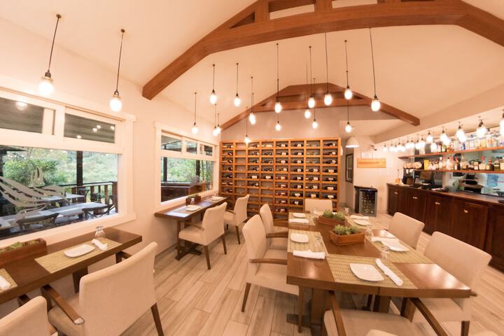 Dining 84 of 128