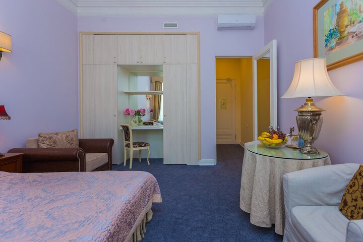 Room 17 of 62