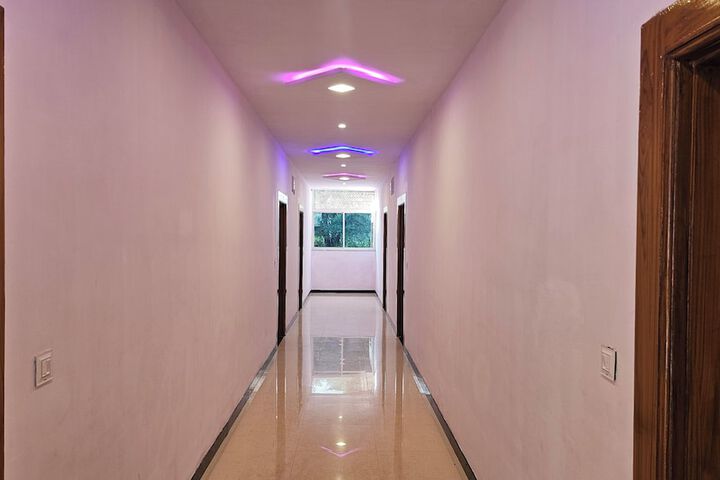 Room 6 of 27